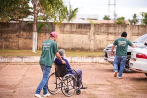 DETERMINAÇÃO DO MP: últimos abrigados do Sossego Lar dos Idosos são transferidos para o Lar Cristão