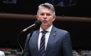 Zé Medeiros aciona PF para investigar possível influência de facções em estruturas públicas