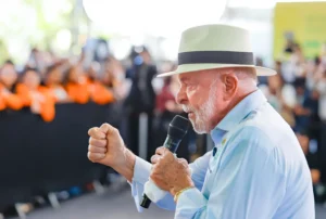Em BH, Lula falou até de Neymar, mas não de Jaques Wagner