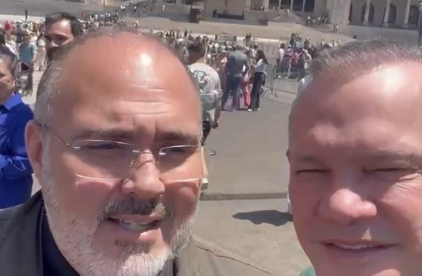 Fagundes desmonta narrativa sobre viagem e imagens mostram senador cumprindo promessa à Virgem de Fátima
