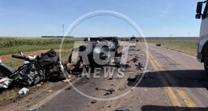 Vídeo impressionante mostra carro partido ao meio em acidente que deixou casal morto na BR-364