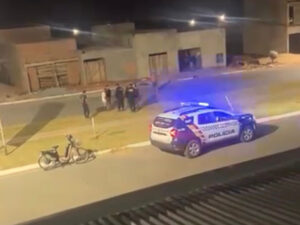 Maníaco armado estupra adolescente e acaba espancado por namorado da vítima e amigos em MT; vídeo