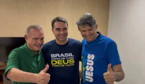 Wellington Fagundes recepciona Flávio Bolsonaro em Cuiabá durante a 29ª Marcha para Jesus