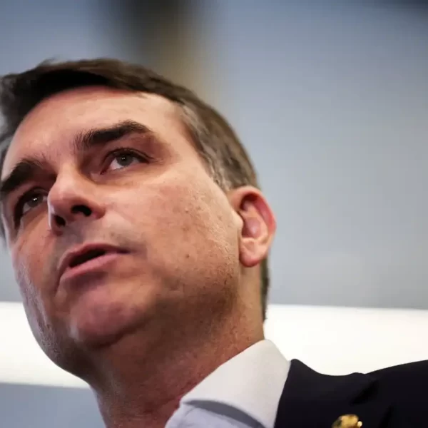 Flávio diz que autoridades do Judiciário afastaram apoio do Centrão