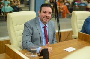 Câmara aprova pedido de licença do vereador Renan Dourado