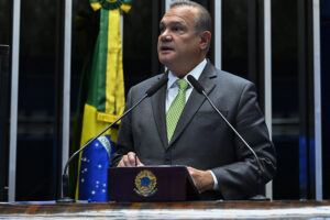 Após defesa em plenário, Wellington celebra aprovação de projeto que fortalece a proteção às mulheres