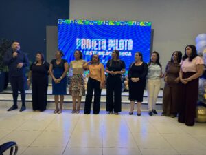 Gestão Cláudio homenageia professores e celebra resultados do projeto-piloto do Método Fônico