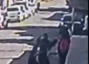 Vídeo mostra momento em que entregador reage a assalto e é morto por assaltantes em MT