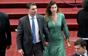 Esposa de Flávio, Fernanda Bolsonaro entrará na campanha