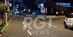 Carro capota após colisão e criança de 12 anos é levada ao Hospital Regional de Rondonópolis; vídeo