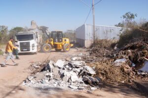 Município gasta cerca de 4,5 milhões em quase um ano com limpeza de bolsões de lixo