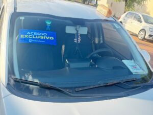 Exposul: taxistas e motoristas de aplicativo devem retirar adesivo para acesso especial à rota exclusiva