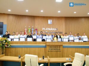 Paulo Schuh entrega 26 honrarias durante sessão solene na Câmara; veja os homenageados