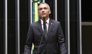 E o tarifaço chinês de até 67% para carne?, cobra deputado