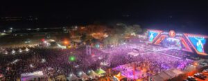 Entrada de graça e grandes shows levam mais de 50 mil pessoas ao Parque de Exposições