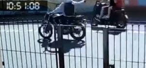 Vídeo mostra filho de policial civil de 10 anos sendo baleado no peito durante assalto