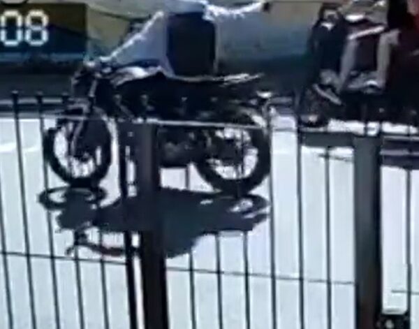 Vídeo mostra filho de policial civil de 10 anos sendo baleado no peito durante assalto