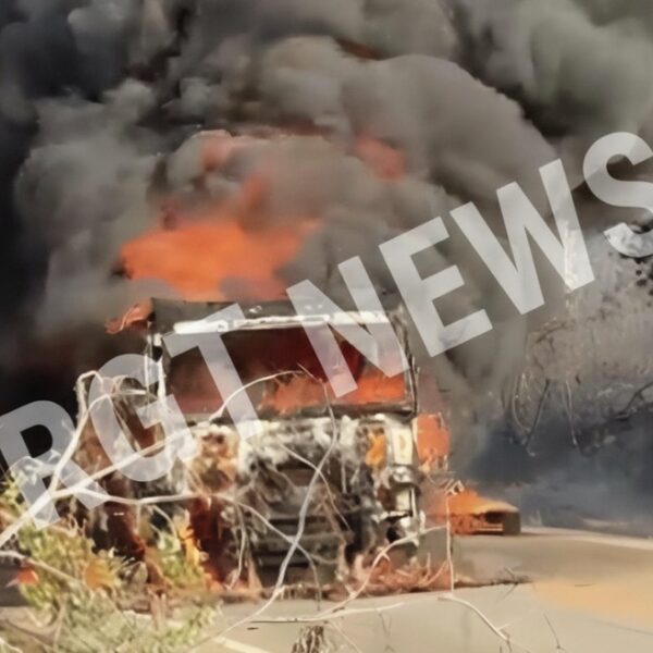 Vídeos mostram carreta sendo destruída pelas chamas na MT-270, entre Rondonópolis e São Lourenço de Fátima