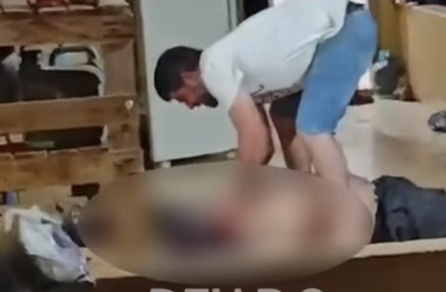 Vídeo mostra homem amassando cabeça de colega a pauladas até a morte em alojamento em MT