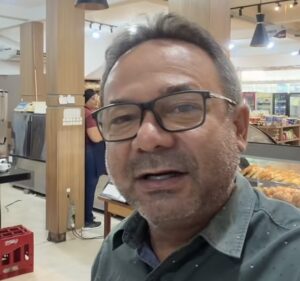 Dono de padaria “cobra” Natanzinho após cantor “levar” metade das funcionárias e viraliza em Rondonópolis; assista