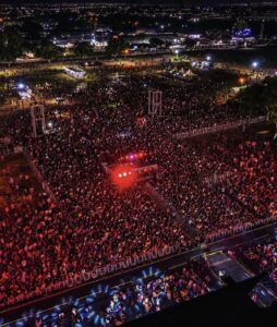 Casa cheia novamente: Noite de romantismo na 52ª Exposul com cantor Eduardo Costa brilhando em Rondonópolis