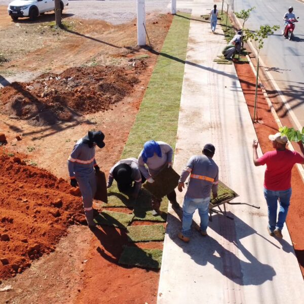 Serviços da Prefeitura pela cidade não param mesmo durante a Exposul