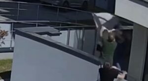 Criança de 4 anos cai do quinto andar de prédio, é amortecida por cobertor e sobrevive