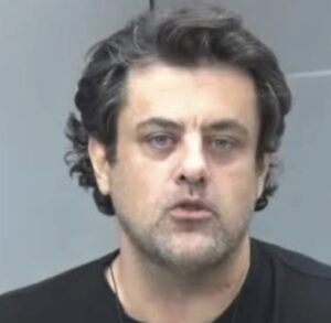 Justiça condena blogueiro a pagar R$ 7 mil a Cláudio Ferreira por espalhar informação falsa