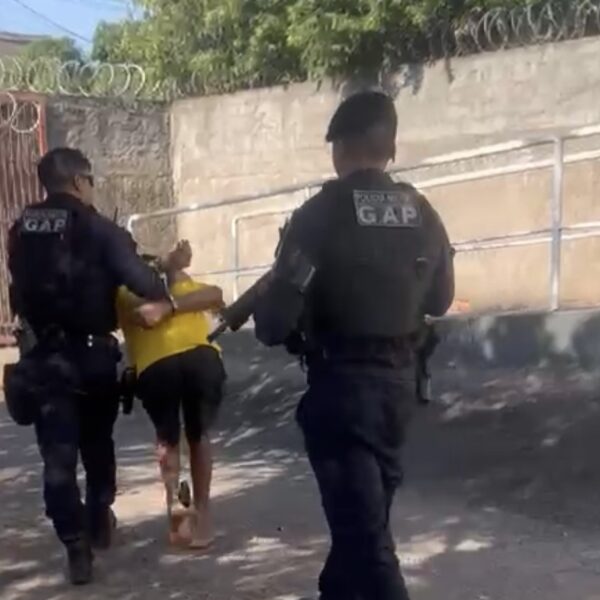 Homem é preso, solto e volta a furtar a mesma empresa no dia seguinte em Rondonópolis; vídeo mostra prisão