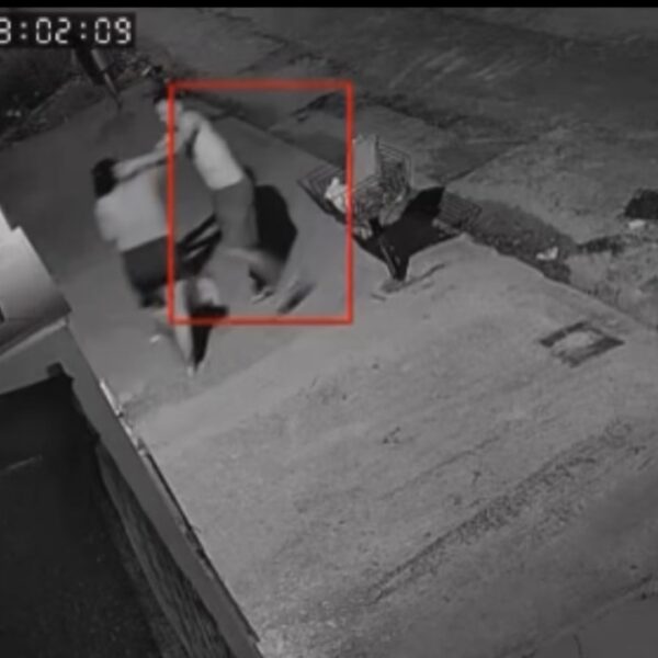 Homem espanca esposa com bebê no colo e se mata após ser flagrado em MT; assista