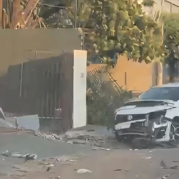 Vídeo mostra rastro de destruição deixado por motorista após colidir com carros e muro em Rondonópolis