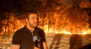 Prefeitura e Corpo de Bombeiros atuam na combate ao fogo no Parque dom Osório Stoffel; imagens do incêndio impressionam