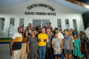 Cláudio inaugura mais uma obra deixada parada pela antiga gestão e entrega Centro Comunitário no Jd. Kênia