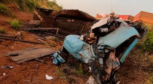 Caminhões colidem de frente, 3 homens morrem e uma mulher ferida na BR-158 em MT; vídeo