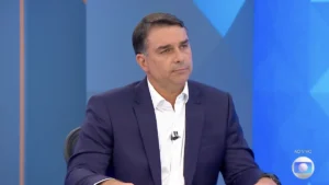 Na Globo, Flávio Bolsonaro desmonta narrativa sobre Vorcaro e dispara: “Quem deve explicações é o Lula”