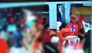 Vídeo mostra homem sendo executando com diversos tiros no meio de bar em MT; dupla fugiu