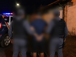 Mulher reage com taser após ser espancada e sofrer tentativa de asfixia do marido em Rondonópolis
