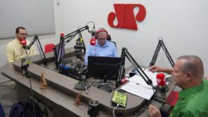 Wellington cobra prioridades: “É melhor a roda-gigante ou um hospital funcionando”