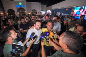 Prefeito Cláudio Ferreira inova ao inaugurar agência do Sanear construída no estilo neoclássico