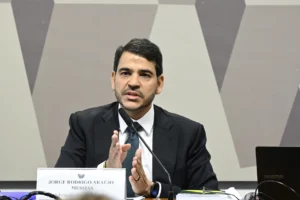 Jorge Messias e Andrei trocaram xingamentos no gabinete de Lula
