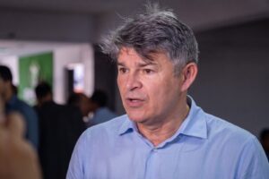 Zé Medeiros reage a boatos sobre candidatura e diz “não tenho rabo preso”