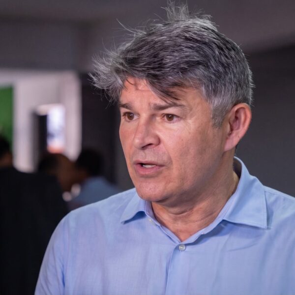 Zé Medeiros reage a boatos sobre candidatura e diz “não tenho rabo preso”