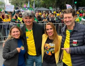 Representantes de Mato Grosso marcam presença na Avenida Paulista em apoio a Flávio Bolsonaro