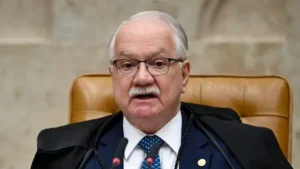 Treze ex-presidentes do STF cobram de Fachin investigação rigorosa do escândalo Moraes/Vorcaro