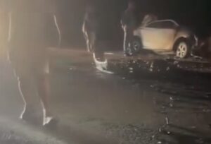 Médico morre após carro invadir pista contrária e bater de frente com caminhão em MT