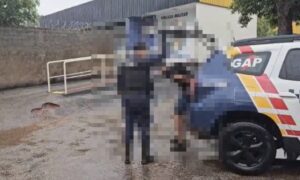 Vídeo mostra PM prendendo crápula acusado de estupro de vulnerável escondido em Rondonópolis