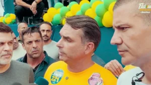 Flávio cobra retirada de sigilo nas apurações em torno de Lula