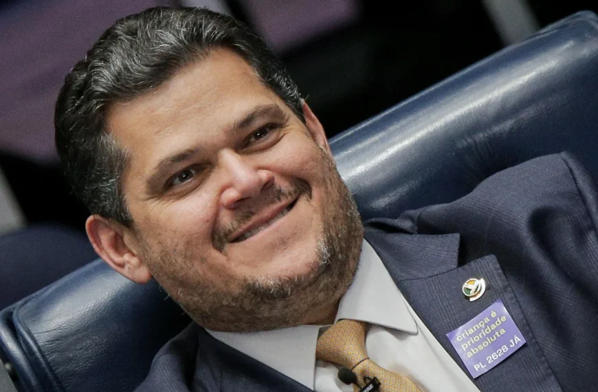 “Fala, meu amor”: mensagens mostram proximidade entre Alcolumbre e Vorcaro