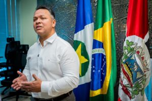 Prefeito Cláudio Ferreira fortalece governo digital com Sistema Eletrônico de Informações