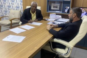 Adonias Fernandes toma posse como vereador na Câmara de Rondonópolis